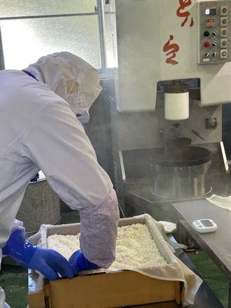 餅つき連日頑張ってます！