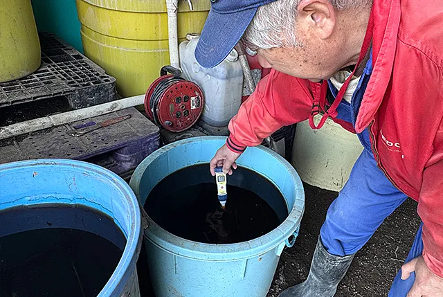 写真：数値を確認します