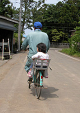 孫と自転車